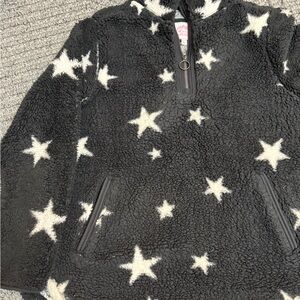 Black Star Fleece Pullover